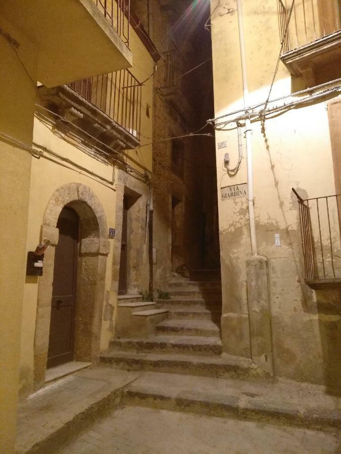 La Casa Di Bianca Apartment Caltagirone Luaran gambar