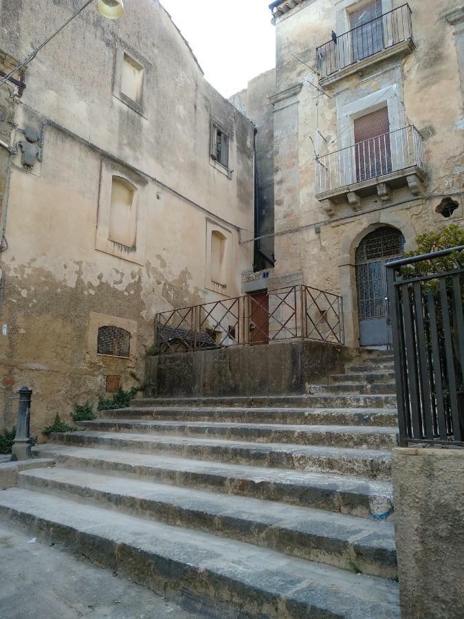 La Casa Di Bianca Apartment Caltagirone Luaran gambar